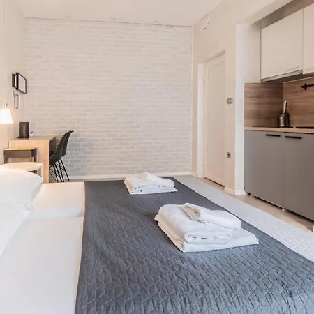 L&b Old Town 3* 풀라